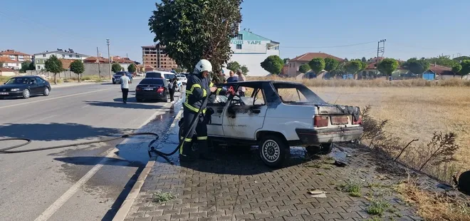 Çorum’da ağaca çarpan otomobil yandı: 1 yaralı