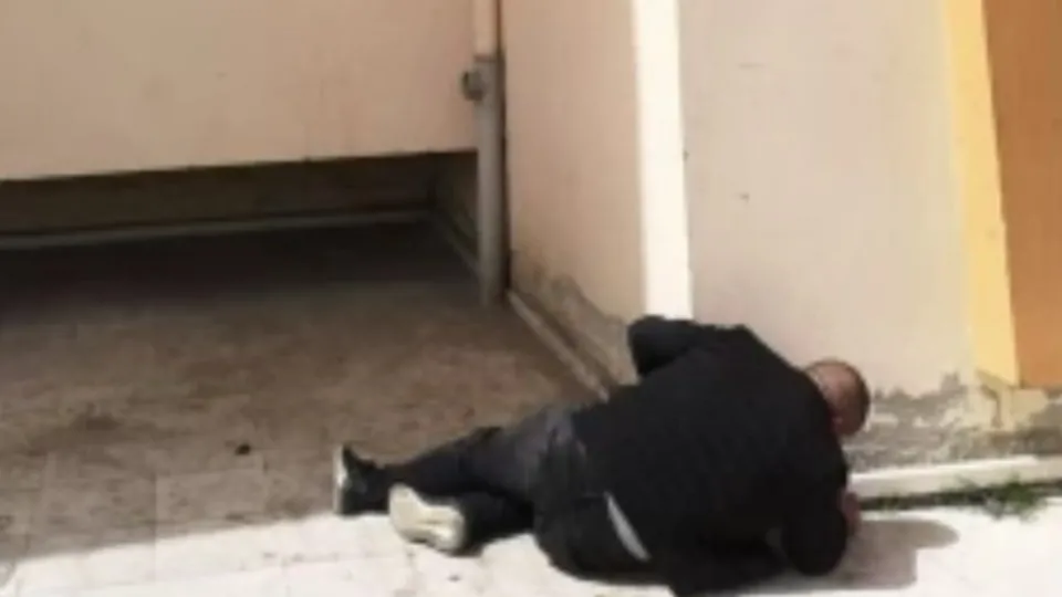 Kayseri’de yakalanacağını anlayan şahıs camdan atladı