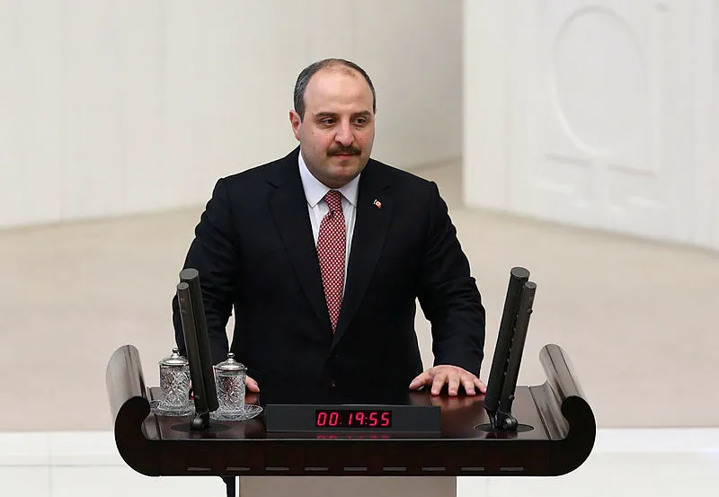 Yeni bakanlar Meclis'te yemin etti