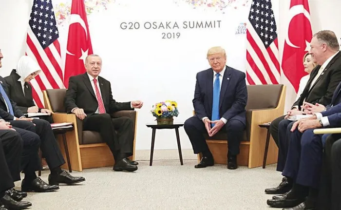 Sözcü yazarı Emin Çölaşan'dan 28 Şubat zihniyeti! Başkan Erdoğan'ın başörtülü tercümanı Fatma Kavakçı'dan rahatsız oldu - 2