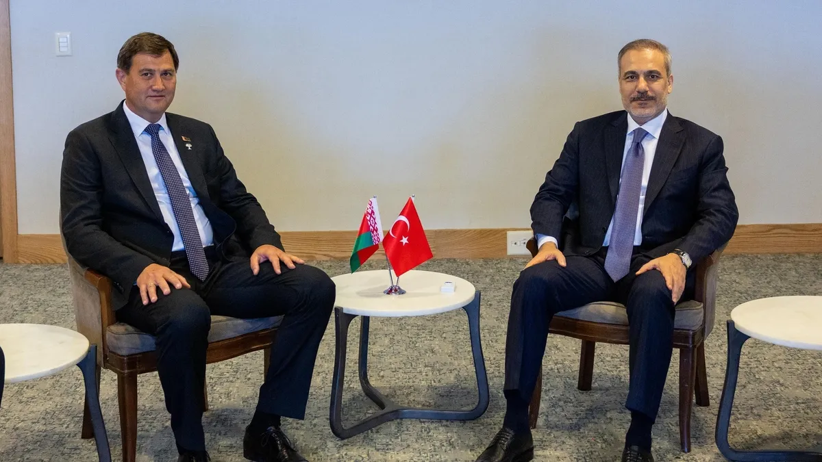 Bakan Fidan Belaruslu mevkidaşıyla BRICS’te buluştu