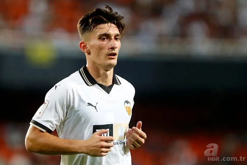 Fenerbahçe'de orta sahaya yeni aday! Mourinho o ismi istedi! Transfer operasyonu hız kesmiyor 9