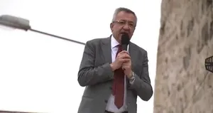 Altay Özel’i ’Çırağım’ diyerek kürsüye çağırdı!