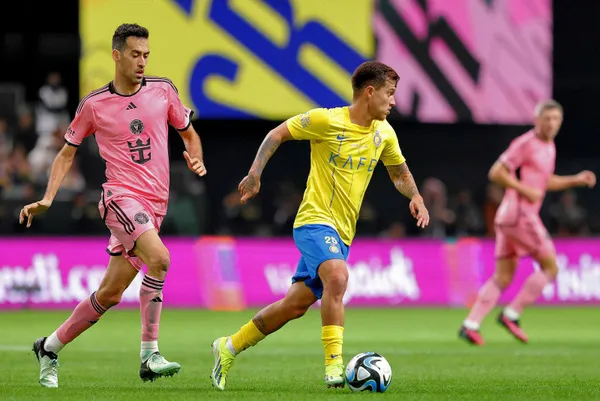 ronaldodan-yoksun-al-nassr-messinin-takimi-inter-miamiyi-farkli-gecti-talisca-sov-yapti-1706819829639.jpg Ronaldo'dan yoksun Al-Nassr, Messi'nin takımı Inter Miami'yi farklı geçti! Talisca şov yaptı