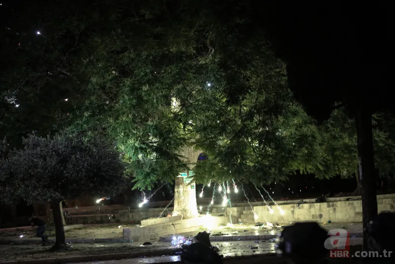 Terörist İsrail Mescid-i Aksa'da kan döktü! Yüzlerce yaralı var! İşte son görüntüler 20