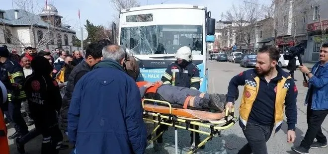 Erzurum’da feci kaza! Halk otobüsü minibüse çarptı: Çok sayıda yaralı var