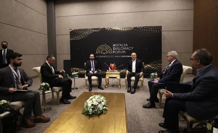 Son dakika: Ermenistan ile yeni dönem! Dışişleri Bakanı Mevlüt Çavuşoğlu Ermeni mevkidaşı Ararat Mirzoyan ile görüştü - 1