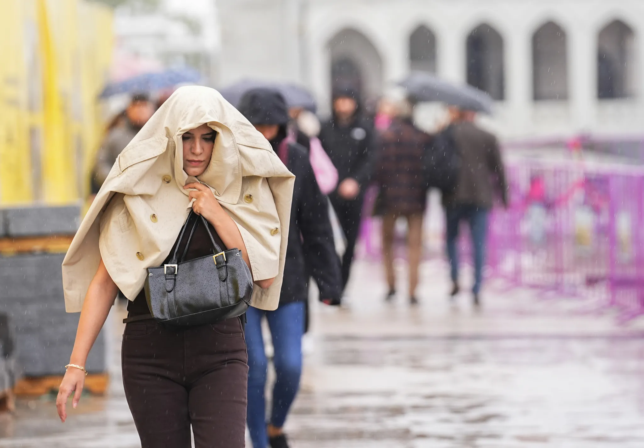 MGM uyardı! Yeni haftada çifte alarm: Önce 60 km’lik fırtına sonra ardından sağanak dalgası