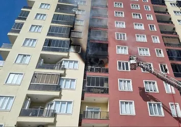 Bursa'da 11 katlı apartmanda can pazarı! Mutfakta başlayan yangın tüm daireyi sardı