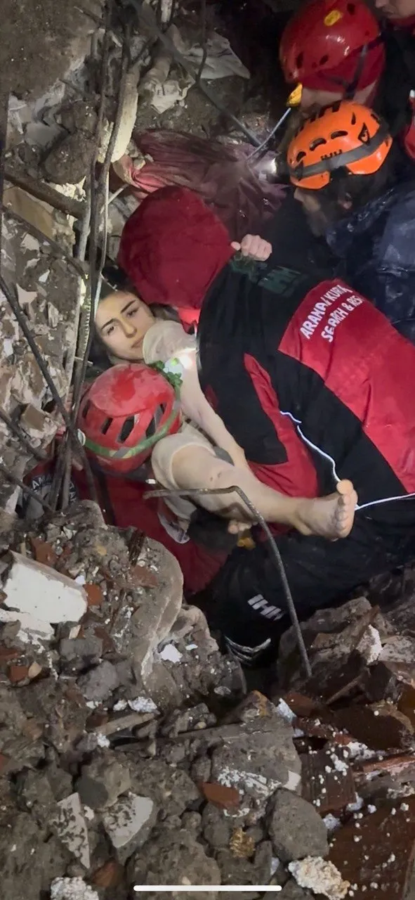 kahramanmarasta-enkazdan-10-saatlik-calismayla-kurtuldu-sozleri-yurekleri-dagladi-1675847702977.jpg Kahramanmaraş’ta enkazdan 10 saatlik çalışmayla kurtuldu! Sözleri yürekleri dağladı - 2