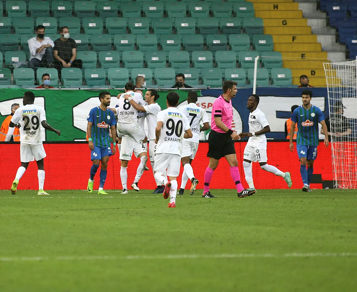 Altay Rize deplasmanında güldü I Çaykur Rizespor 1-2 Altay (MAÇ SONUCU-ÖZET)