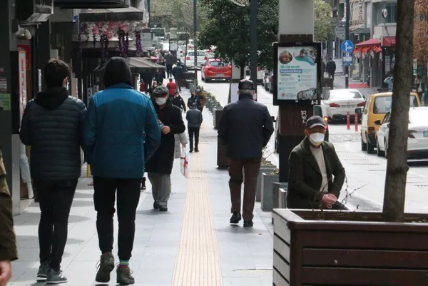 1616409198534.jpg Son dakika: 3 haftadır zirvede! Koronavirüsün tavan yaptığı Samsun'da sokaklar doldu taştı - 1