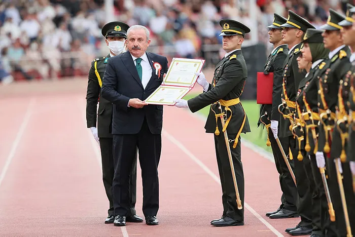 Başkan Erdoğan’dan şer odaklarına net mesaj: Hevesleri kursaklarında kalacak