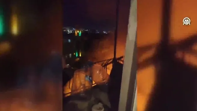 Fatih'te tarihi Tahta Minare Hamamı'nda yangın! İtfaiye ekiplerince söndürüldü
