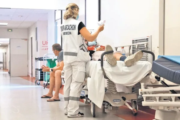 avrupada-saglik-sistemi-alarm-veriyor-doktorlar-ayaklandi-hastalar-kalitesizlik-kurbani-1692228841401.jpeg Doktorlar ayaklandı: Avrupa’da sağlık sistemi çöküyor! Hastalar kalitesizlik kurbanı... - 2