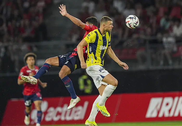 1723275228693.jpg Fenerbahçeli futbolcu Edin Dzeko