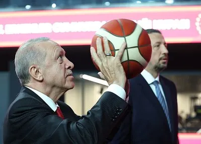 Başkan Erdoğan Basketbol Gelişim Merkezini gezdi!