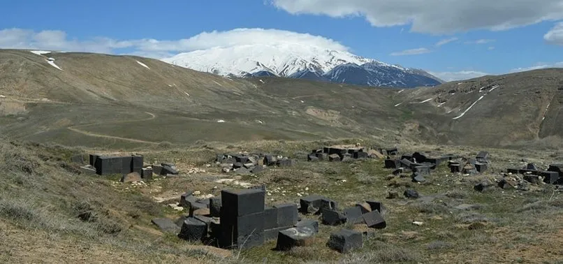 Bitlis'te Kef Kalesi'nde 45 yıl aradan sonra kazı çalışması