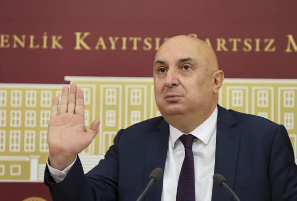 Mandacı zihniyet dolar baronlarının gözü kulağı oldu! CHP’den millete ihanet gibi açıklama: Sebebi Erdoğan