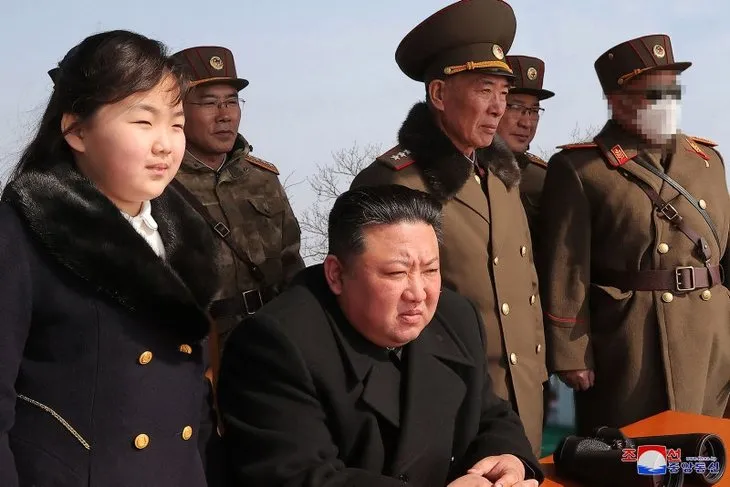 Kuzey Kore lideri Kim Jong Un’dan nükleer emir! Yüz binler askere yazılıyor