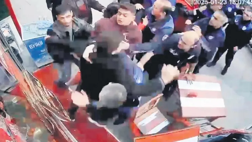 İzmir Bornova’da zabıta ekipleri terör estirdi! Engelli genci hastanelik ettiler