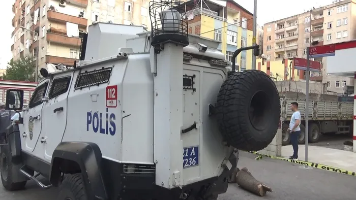 Diyarbakır’da iki grup arasında silahlı kavga! Yaralılar var - 2