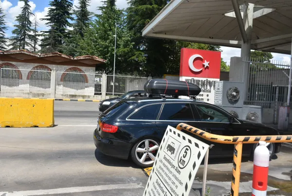 Kapıkule Sınır Kapısı'ndan 260 gurbetçi ülkeye giriş yaptı - 4