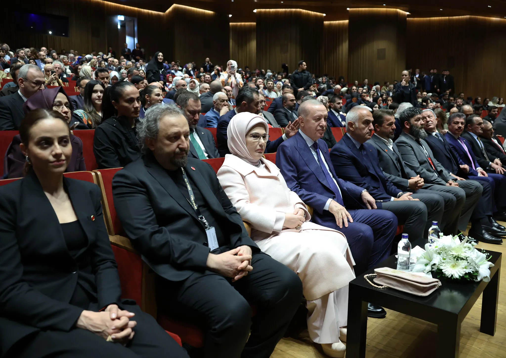 Cumhurbaşkanı Erdoğan 'Bir Adam Yaratmak' filminin galasına katıldı; Necip Fazıl uyarlaması 1 Mayıs'ta vizyona giriyor