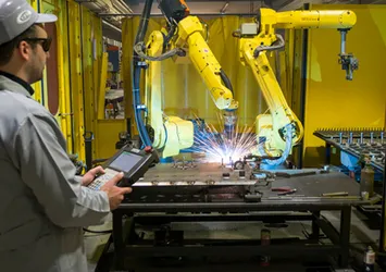 Kaynak yapan ilk robot çalışmaya başladı