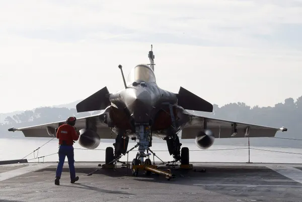 Yunanistan Fransa'nın eskimiş savaş jetlerine servet ödedi! - 3