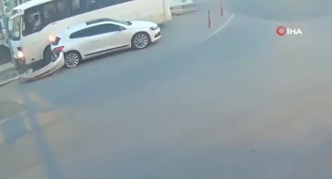 İstanbul’da korkunç kaza! Minibüs sürücüsü direksiyon başında fenalaştı - 1