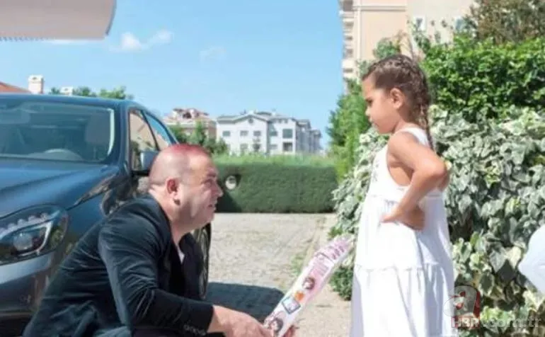 Şafak Sezer’den Kutsal Damacana sürprizi! Kızıyla kamera karşısına geçti 3