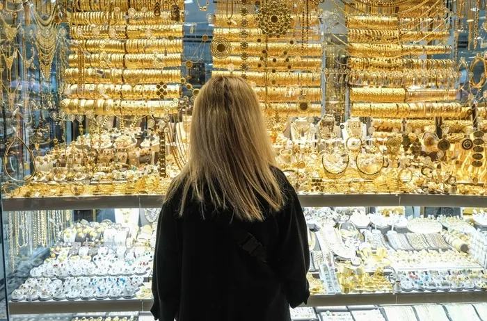 altinda-gozler-fedin-uzerinde-yukselis-trendi-sona-mi-erdi-1761725868777.jpg ABD ile Çin arasında yaşanan gerilimin azalmasıyla birlikte düşen risk algısının ardından gram altın 5500 TL bandının altına gerilemişti. (A Haber arşiv)