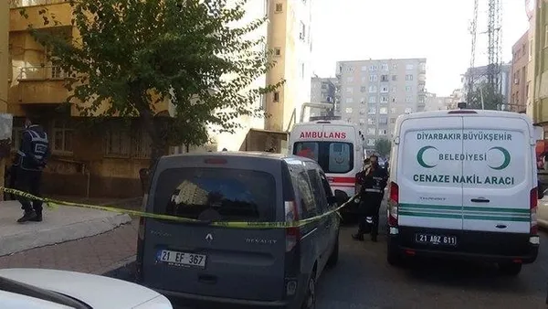 1638787824312.jpeg SON DAKİKA! Diyarbakır'da baba dehşeti! Makasla delik deşik etti - 3
