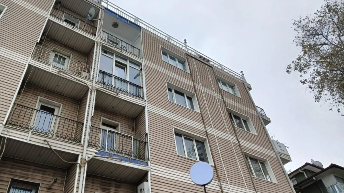 Ablasını bıçakladı 5. kattan atladı! Ankara'da vahşet