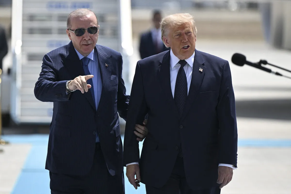 trumptan-turkiyeye-caatsa-mesaji-kaldirilmasinin-onunde-hicbir-engel-yok-1790976740199.jpg Trump’tan Türkiye’ye CAATSA mesajı: “Kaldırılmasının önünde hiçbir engel yok” - 1