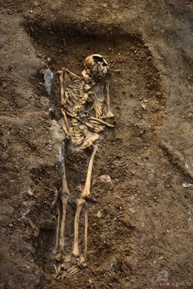 Haydarpaşa'da 1.000 yıllık iskelet bulundu 6