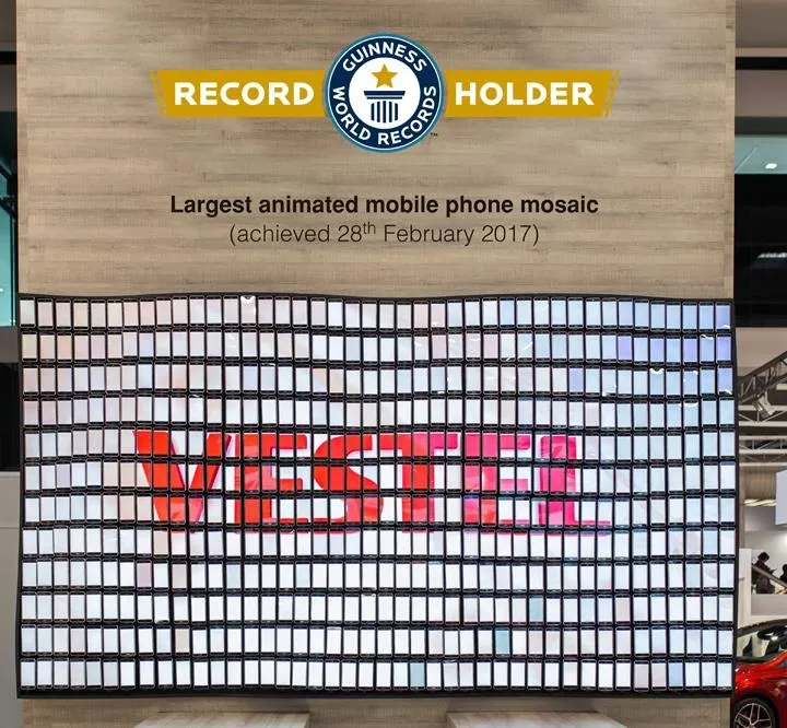 Dünyanın en büyük akıllı telefon duvarı 504 Vestel Venus’le inşa edildi - 2