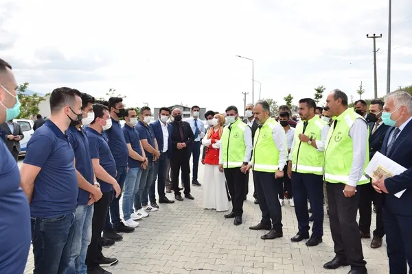 bursa-belediyesi-sineklere-savas-acti-sineksavar-timi-is-basinda-1623707459671.jpg Bursa Büyükşehir Belediyesi sineklere savaş açtı! ''Sineksavar Timi' iş başında - 2