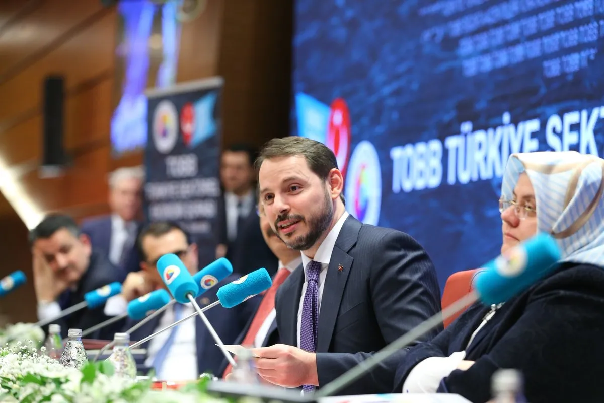 Bakan Albayrak: "Güven veren politikalarla hedeflerimize ilerliyoruz"