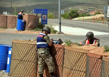 Diyabakır'da operasyon! İHA'larla canlı izleniyor
