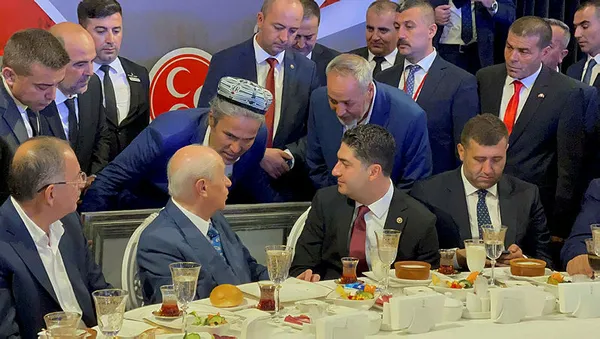 Bahçeli, Hür Doğu Türkistanlılar Derneği Yönetim Kurulu üyeleriyle bir araya geldi: Doğu Türkistan davası emin ellerde