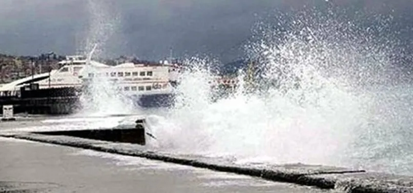 Feribot seferlerine hava engeli: Çok sayıda sefer iptal edildi