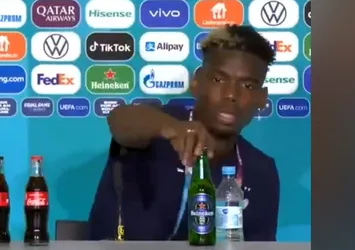 Paul Pogba'dan takdir toplayan hareket! Önüne konulan bira şişesini kaldırdı