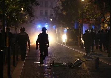 Fransa'daki olayların şifreleri! 7. gecede tansiyon neden düşmedi? A Haber muhabiri Ömer Aydın Paris'ten aktardı...