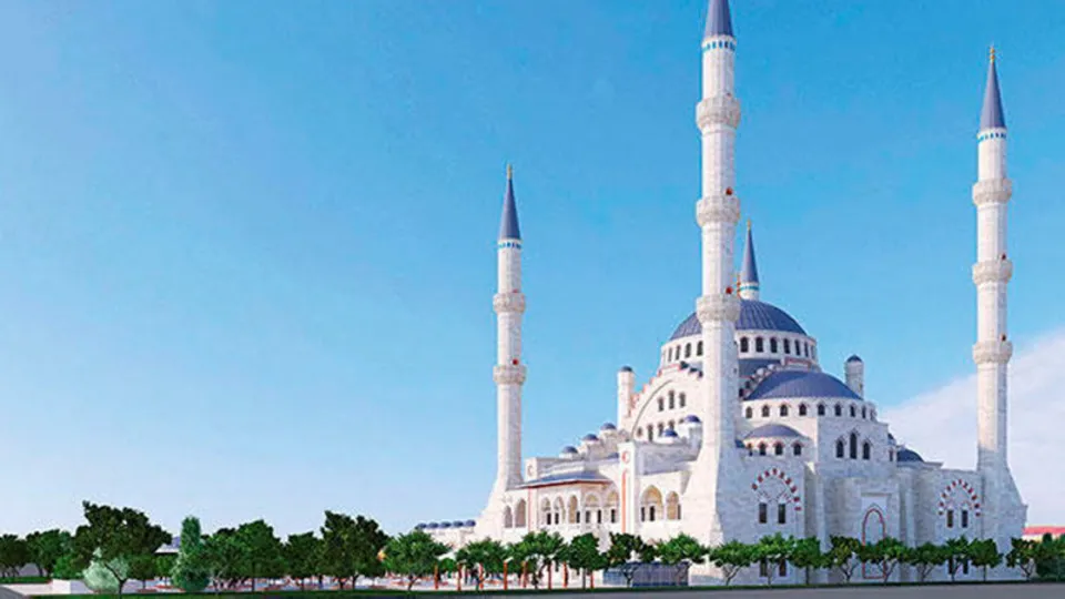İstanbul'un göbeğinde yükselen Barbaros Hayrettin Paşa Camisi halkın hasretine son verecek