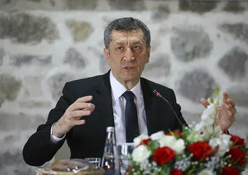 Milli Eğitim Bakanı Ziya Selçuk'tan uzaktan eğitim açıklaması
