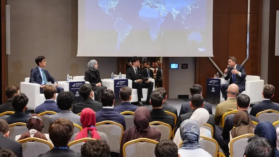 omer-tayyip-erdogan-sordu-bakan-bayraktar-yanitladi-1786611075227.jpeg Ömer Tayyip Erdoğan sordu, Bakan Bayraktar yanıtladı - 2