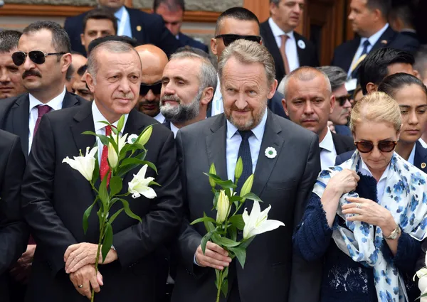 bosnak-lider-bakir-izetbegovicden-baskan-erdogana-destek-erdogan-onderliginde-kardes-turk-halki-ve-devleti-dem-1683302053946.jpg Boşnak lider Bakir İzetbegoviç'ten Başkan Erdoğan'a 14 Mayıs seçim desteği: Bize kardeşçe sahip çıktı! - 3