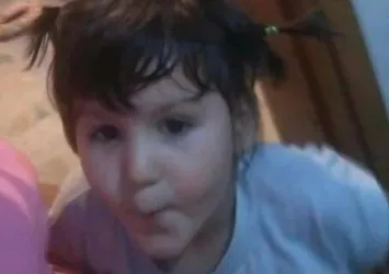 3 yaşındaki çocuk üçüncü kattan düştü: Anne sinir krizi geçirdi